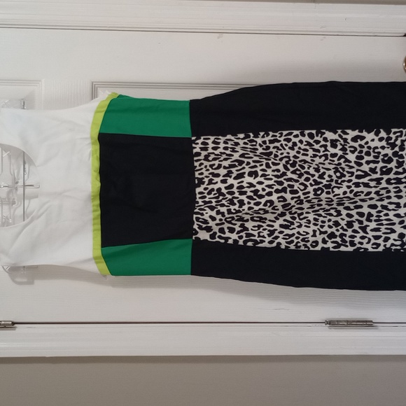 Dress By Calvin Klein - Picture 4 of 9